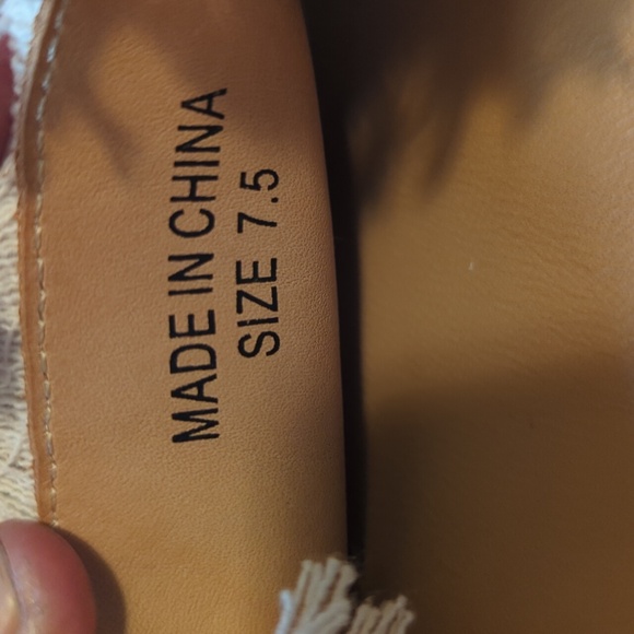 Bill Blass Megan slip on sandals white fringe Boho Women's 7.5 leather NEW NWB - Picture 8 of 9